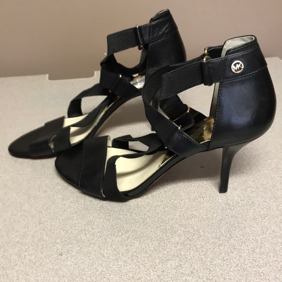 Heels - Picture 2 of 2